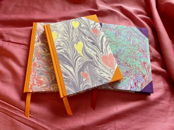 Perinteisesti marmoroidut kirjat